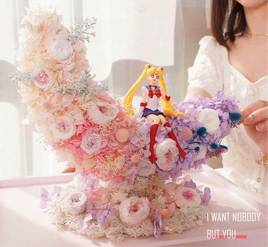 Sailor Moon with Preserved Flowers Deluxe