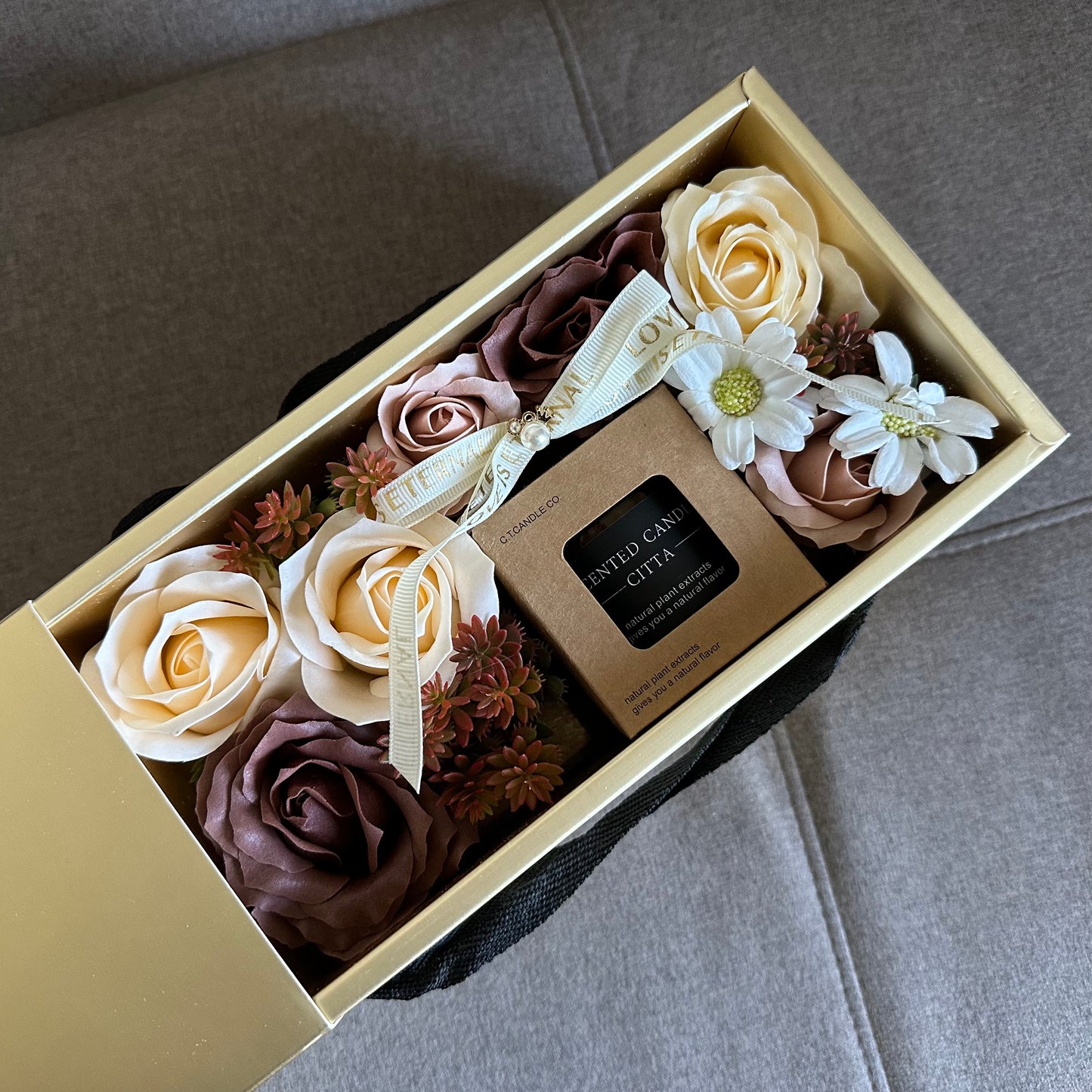 Flower Box with Scented Candles (最後1件)